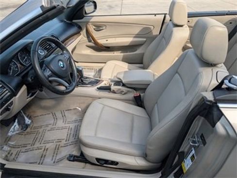 Used 2010 BMW 128i Convertible image 2