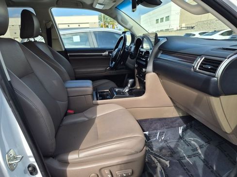 Used 2022 Lexus GX 460 Premium w/ Premium Package AWD/4WD image 22