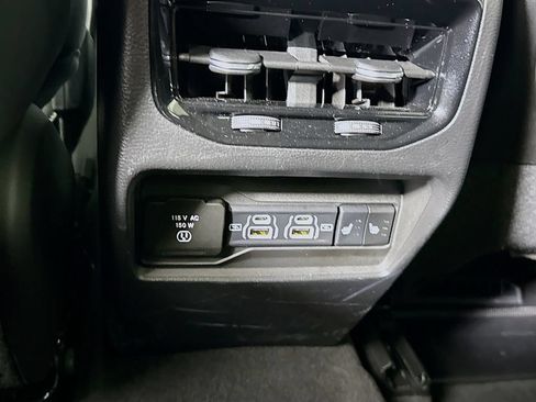 Used 2023 Jeep Grand Cherokee Limited AWD/4WD image 29