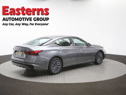 Used 2023 Nissan Altima 2.5 SV FWD image 41