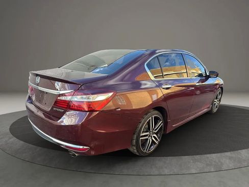 Used 2017 Honda Accord Sport image 5