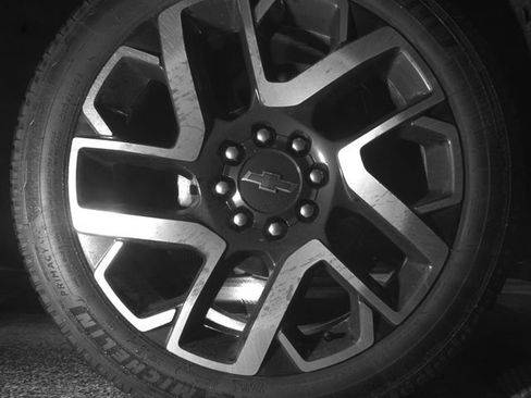 Used 2025 Chevrolet Silverado EV RST image 6