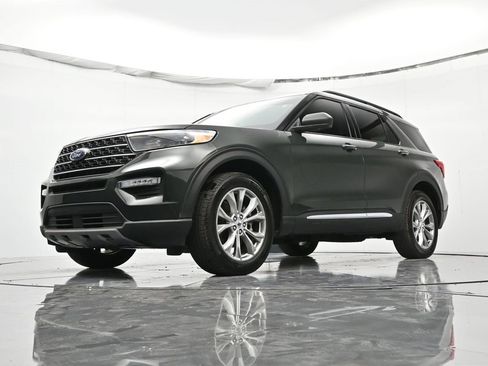 Used 2022 Ford Explorer XLT w/ Equipment Group 202A image 43