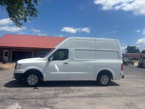 Used 2018 Nissan NV 2500 SV RWD image 3