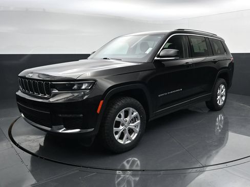 Used 2023 Jeep Grand Cherokee L Limited AWD/4WD image 4