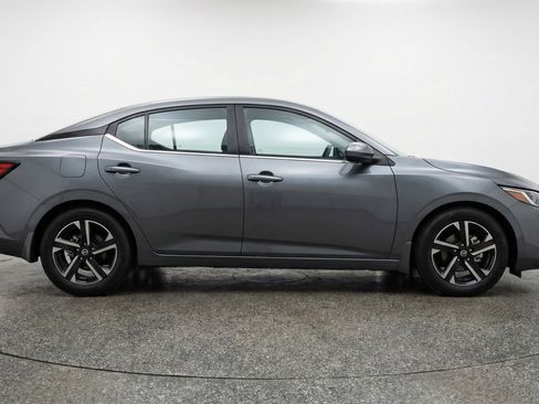 Used 2025 Nissan Sentra SV image 11