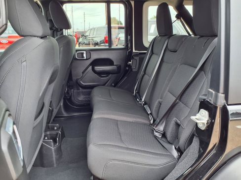 Used 2023 Jeep Wrangler Unlimited Sport AWD/4WD image 21