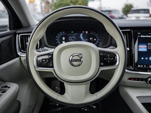 Used 2024 Volvo S60 B5 Plus image 28