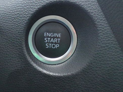 Used 2023 Toyota Corolla Cross XLE w/ Convenience Package FWD image 27