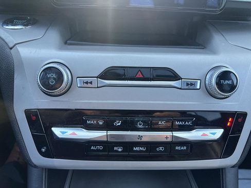 Certified 2023 Ford Explorer XLT w/ Equipment Group 202A AWD/4WD image 18