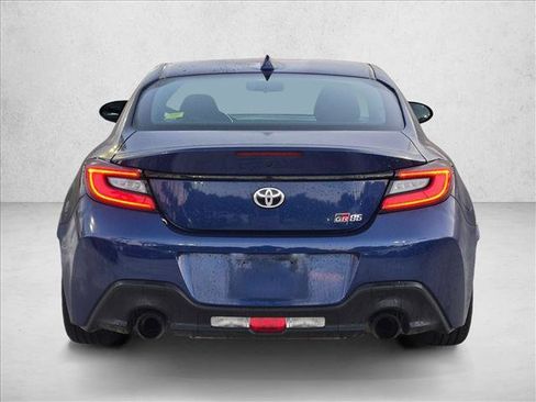 Used 2023 Toyota GR86 RWD image 6