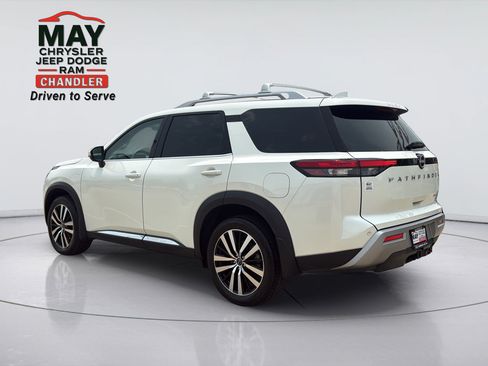Used 2024 Nissan Pathfinder Platinum w/ Cargo Package AWD/4WD image 5