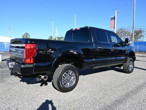 Used 2022 Ford F250 Platinum w/ Tremor Off-Road Package image 2