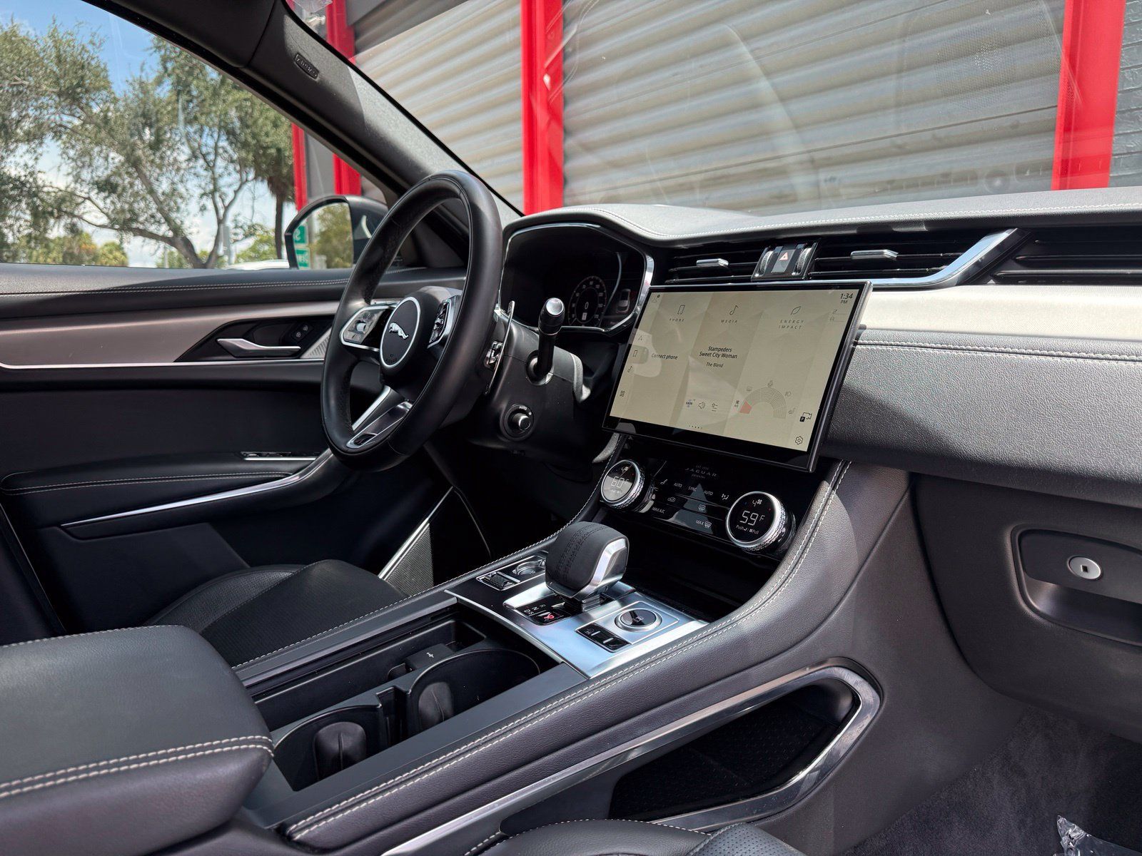 Used 2025 Jaguar F-PACE R-Dynamic S AWD/4WD image 24
