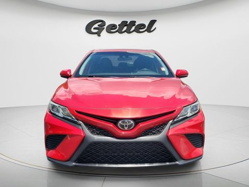 Used 2019 Toyota Camry SE FWD image 2