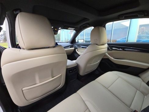 Used 2025 Cadillac CT5 Premium Luxury image 17
