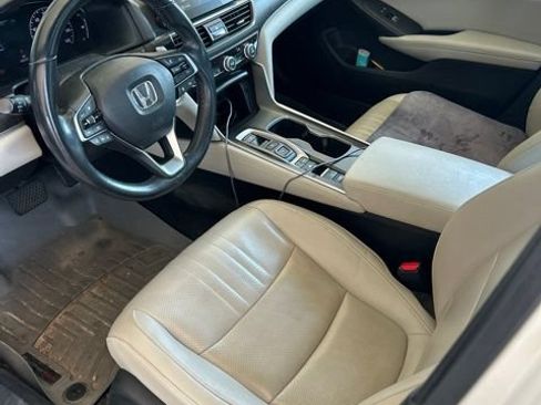 Used 2020 Honda Accord Touring image 5