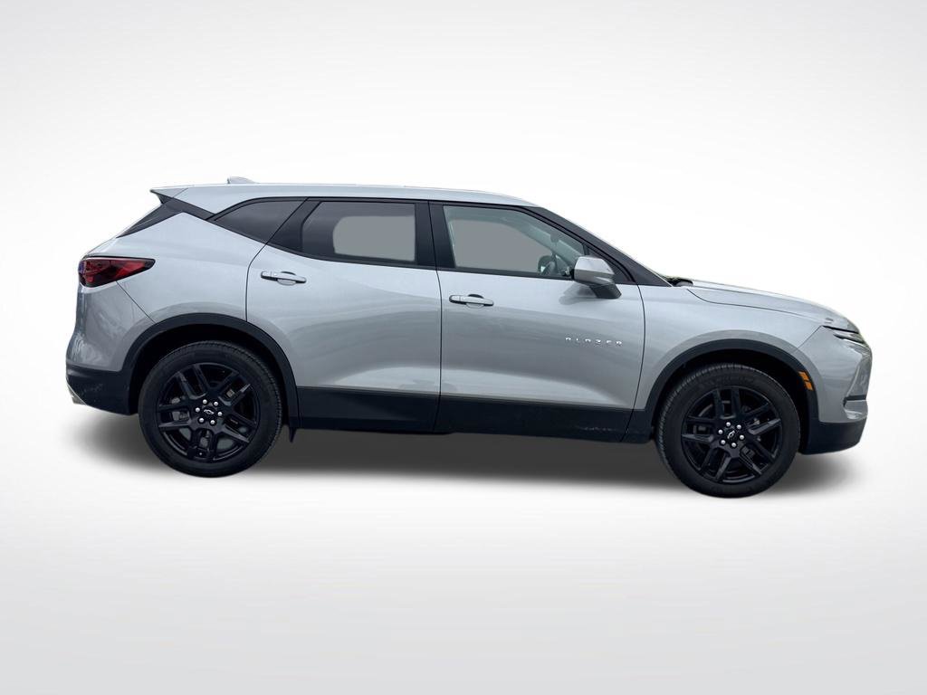 Used 2025 Chevrolet Blazer LT w/ Driver Confidence Package FWD image 7