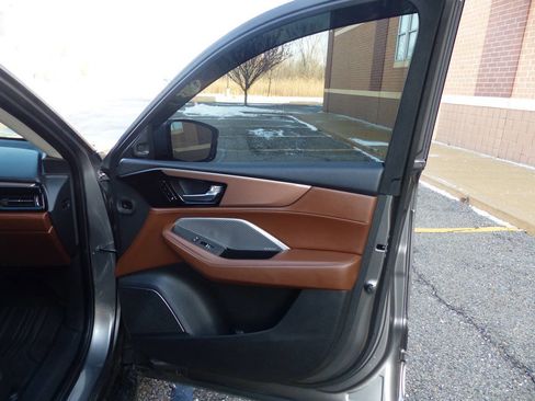 Used 2023 Acura MDX SH AWD w/Tech 4dr SUV w/Techno image 43