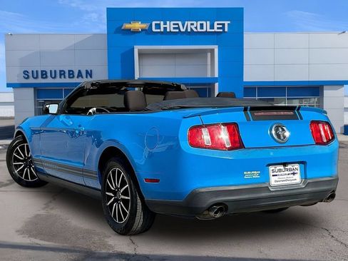 Used 2012 Ford Mustang Convertible RWD image 3