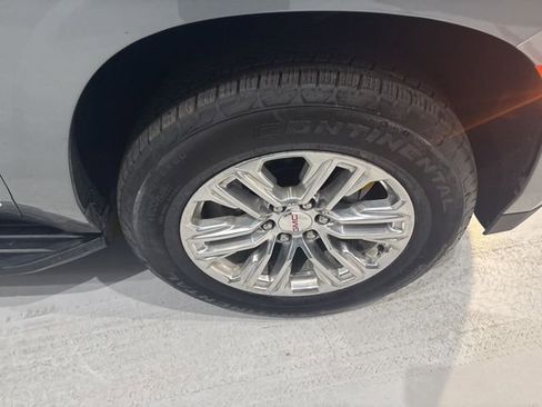 Used 2023 GMC Yukon XL SLT w/ SLT Premium Package image 46