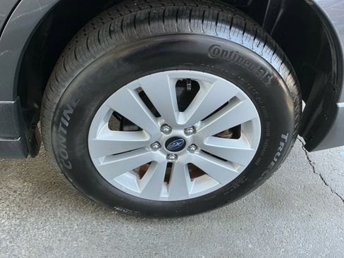 Used 2018 Subaru Outback 2.5i Premium AWD/4WD image 25