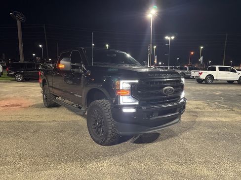 Certified 2022 Ford F250 Lariat w/ Black Appearance Package image 1