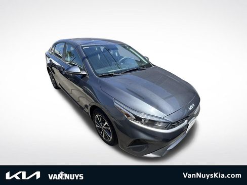 Used 2023 Kia Forte LXS w/ LXS Technology Package FWD image 1