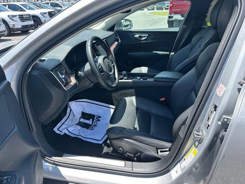 Used 2025 Volvo V60 B5 Cross Country Plus AWD/4WD image 9