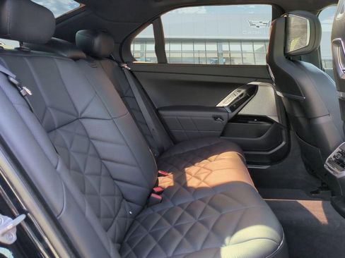 Used 2023 BMW 740i w/ Parking Assistance Package image 30