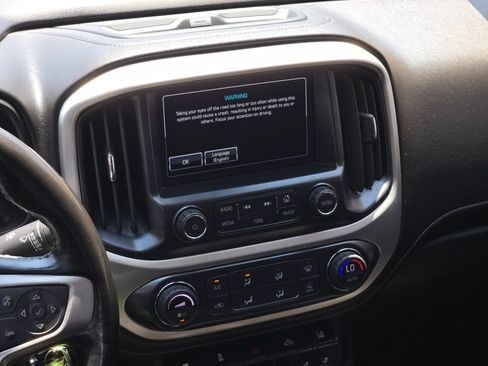 Used 2017 GMC Canyon SLT w/ Driver Alert Package AWD/4WD image 17