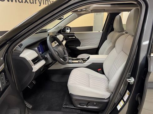 New 2026 Mitsubishi Outlander SEL image 9