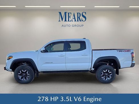 Used 2023 Toyota Tacoma TRD Off-Road image 3