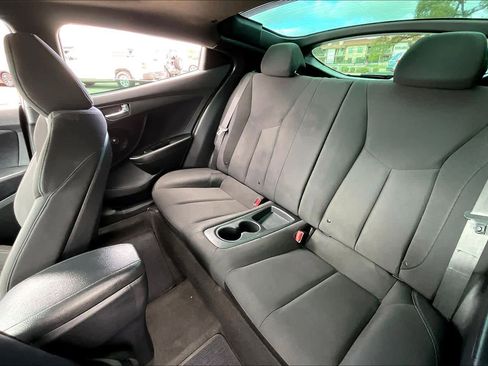 Used 2017 Hyundai Veloster Value Edition image 20