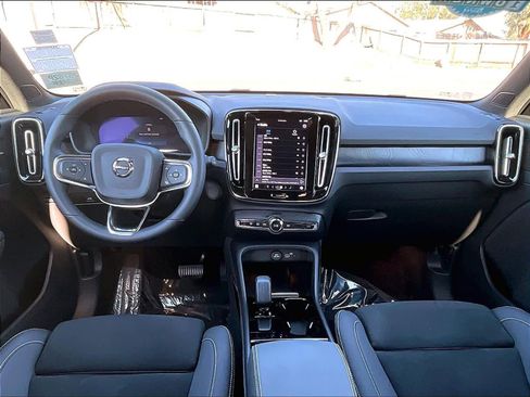 Used 2023 Volvo XC40 Recharge Ultimate w/ Protection Package Premier image 18