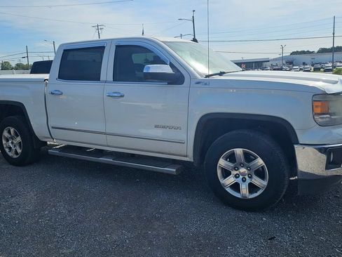 Used 2014 GMC Sierra 1500 SLT w/ SLT Preferred Package AWD/4WD image 3