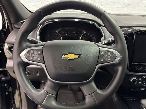 Used 2023 Chevrolet Traverse LT w/ Rear Camera Mirror Package image 21
