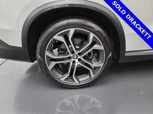 Certified 2022 BMW X5 sDrive40i w/ Premium Package image 10
