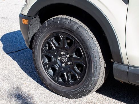 Used 2025 Ford Bronco Sport Badlands image 5