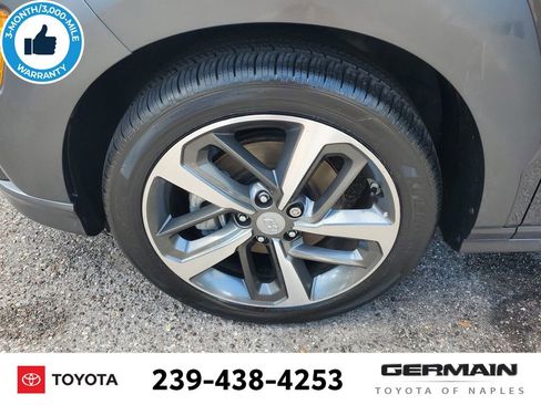 Used 2021 Hyundai Kona Limited image 13