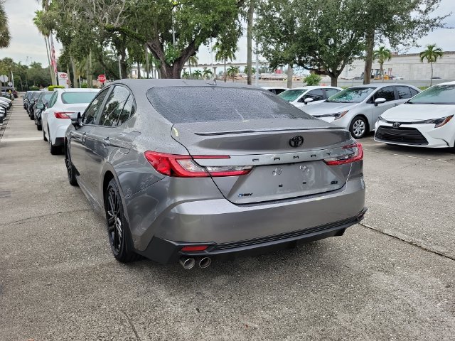 Used 2025 Toyota Camry SE FWD image 3