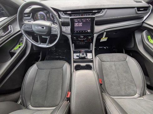 New 2025 Jeep Grand Cherokee L Altitude image 15