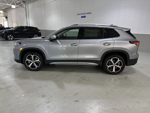 New 2026 Volkswagen Tiguan SE image 5