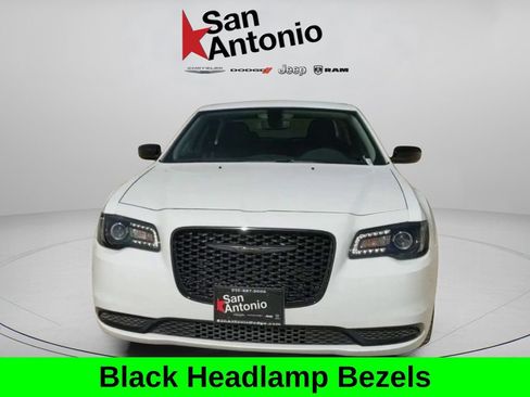 Used 2023 Chrysler 300 Touring w/ Sport Appearance Package RWD image 4