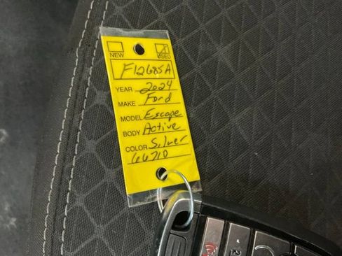 Used 2024 Ford Escape Active AWD/4WD image 17