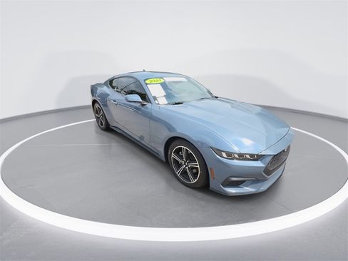 Used 2024 Ford Mustang Coupe image 2