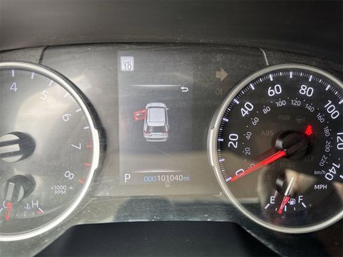 Used 2019 Toyota RAV4 LE image 18