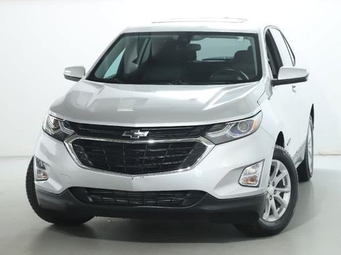 Used 2020 Chevrolet Equinox LT w/ Driver Convenience Package FWD image 3