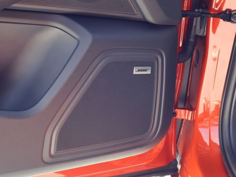 Certified 2025 Porsche Macan image 14