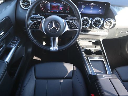 Certified 2025 Mercedes-Benz GLA 250 image 11